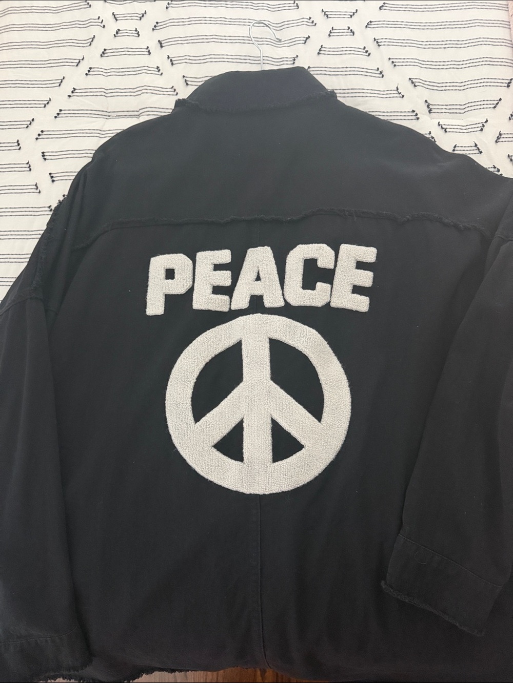 Davi&Dani Peace Sign Button-Up Shacket Black Large